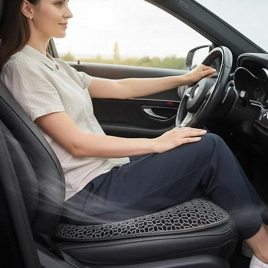 coussin voiture ergonomique en utilisation noir