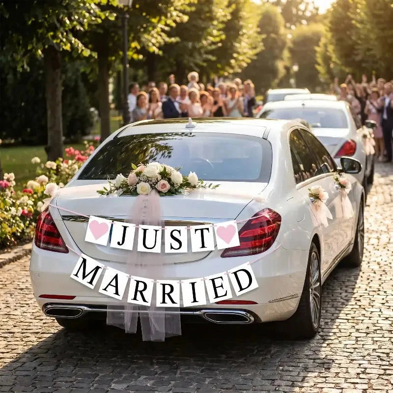 decoration voiture mariage banderole coeur rose