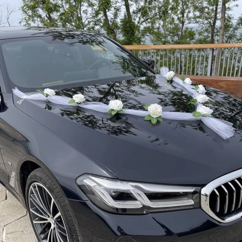 decoration voiture mariage elegance cortege sur teinte noire